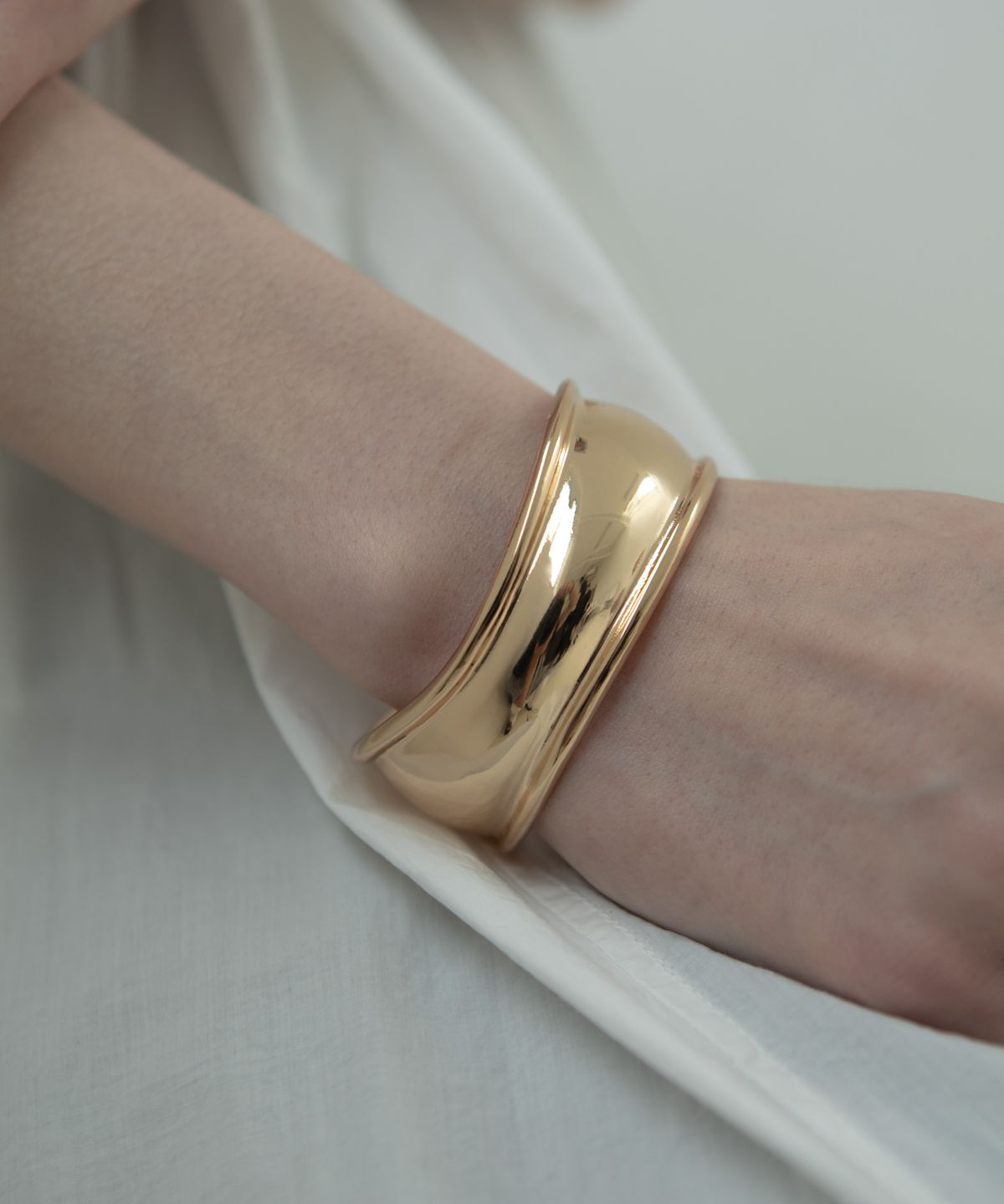 노비스도쿄(NOVICE TOKYO) 메탈 볼륨 뱅글 Metal Volume Bangle / Gold