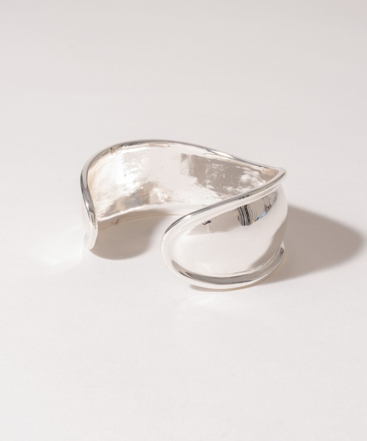 노비스도쿄(NOVICE TOKYO) 메탈 볼륨 뱅글 Metal Volume Bangle  / Silver