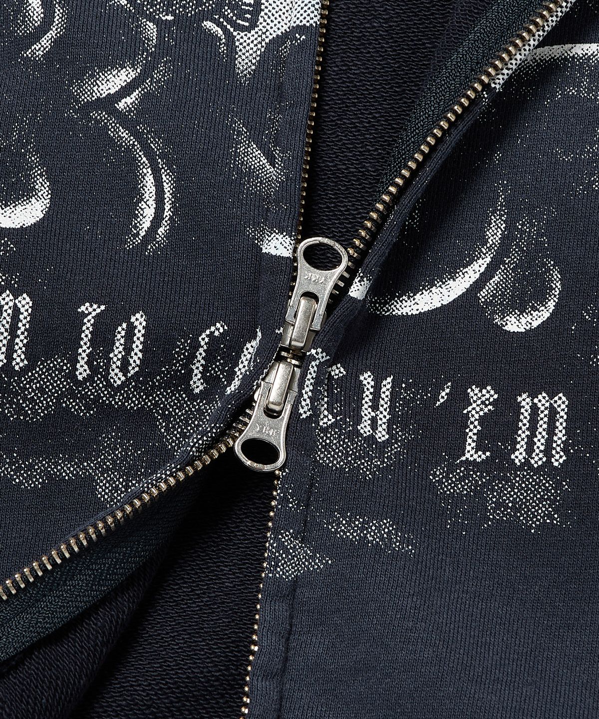 위캔더스(WKNDRS) ANGEL ZIPUP HOODIE (CHARCOAL)
