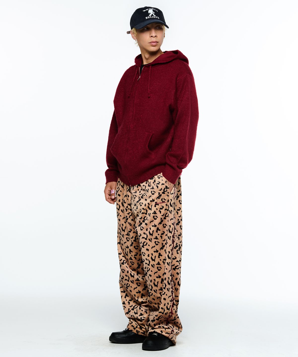 위캔더스(WKNDRS) CRACK PANTS (BEIGE)