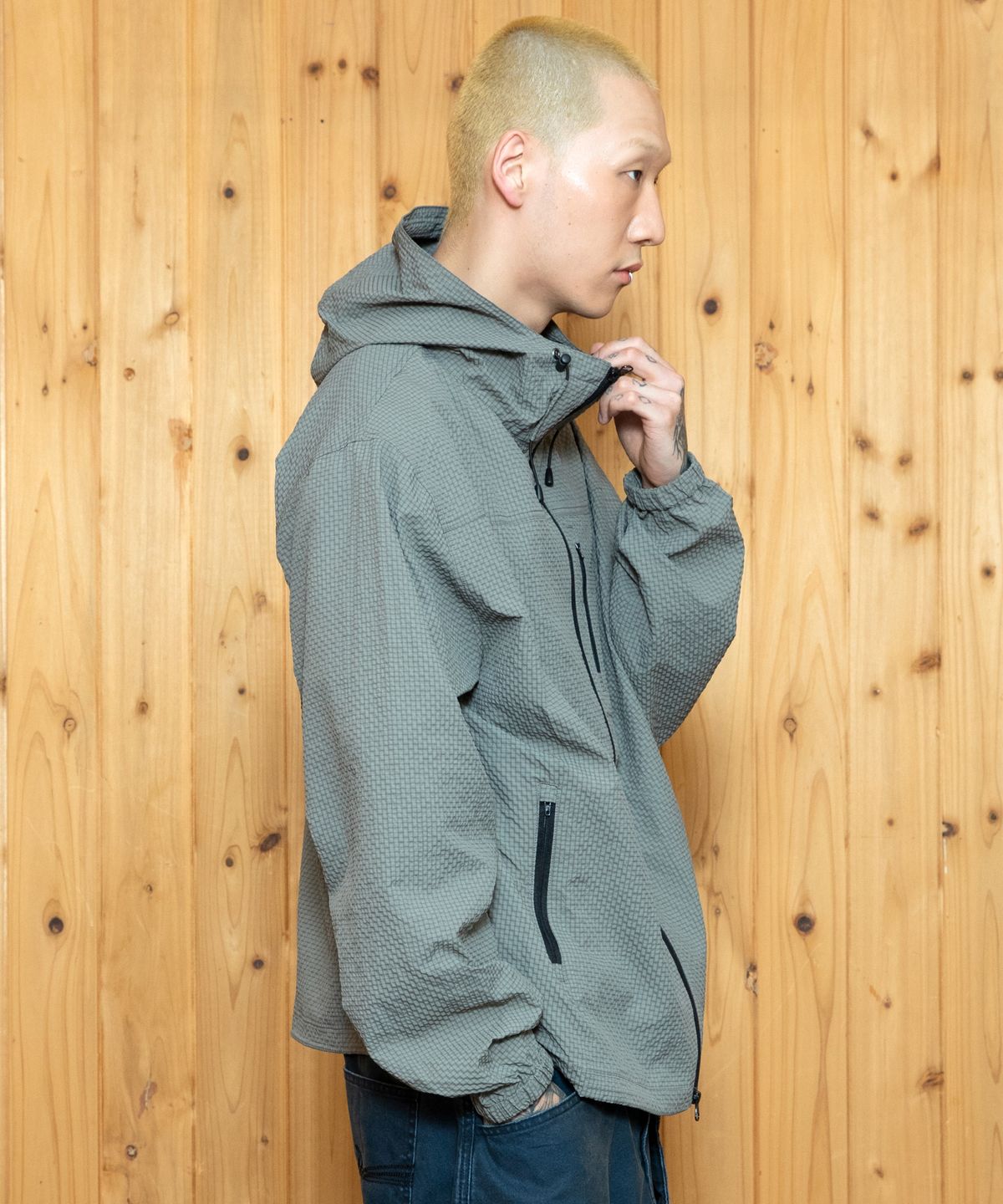 엑스톤즈(XTONZ) XJ132 체크 링클 윈드브레이커 (WARM GRAY)