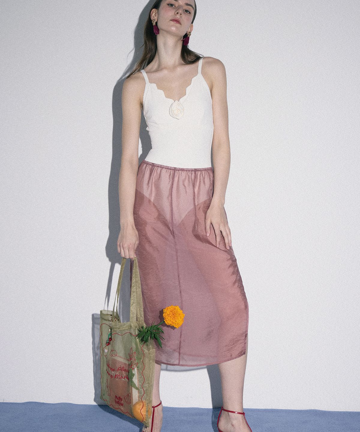멜리앤로즈(MELLY&ROSE) 로즈 시스루 오간자 미디스커트(304786)
