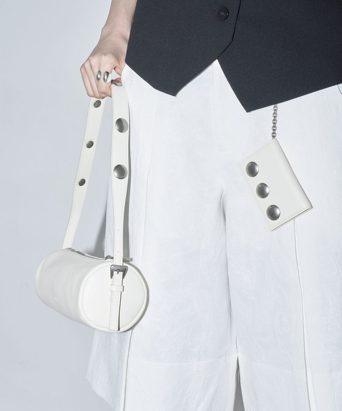 코이무이(KOIMOOI) City Barrel Bag (Ivory)