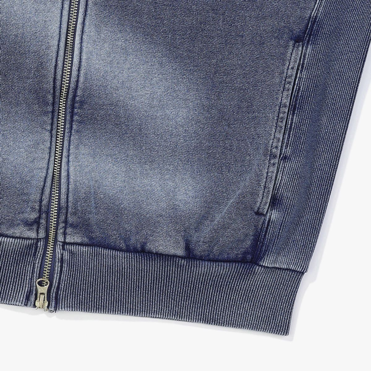 디아도라(diadora) 스프레이 워싱 데님 스웻 후드집업 DENIM