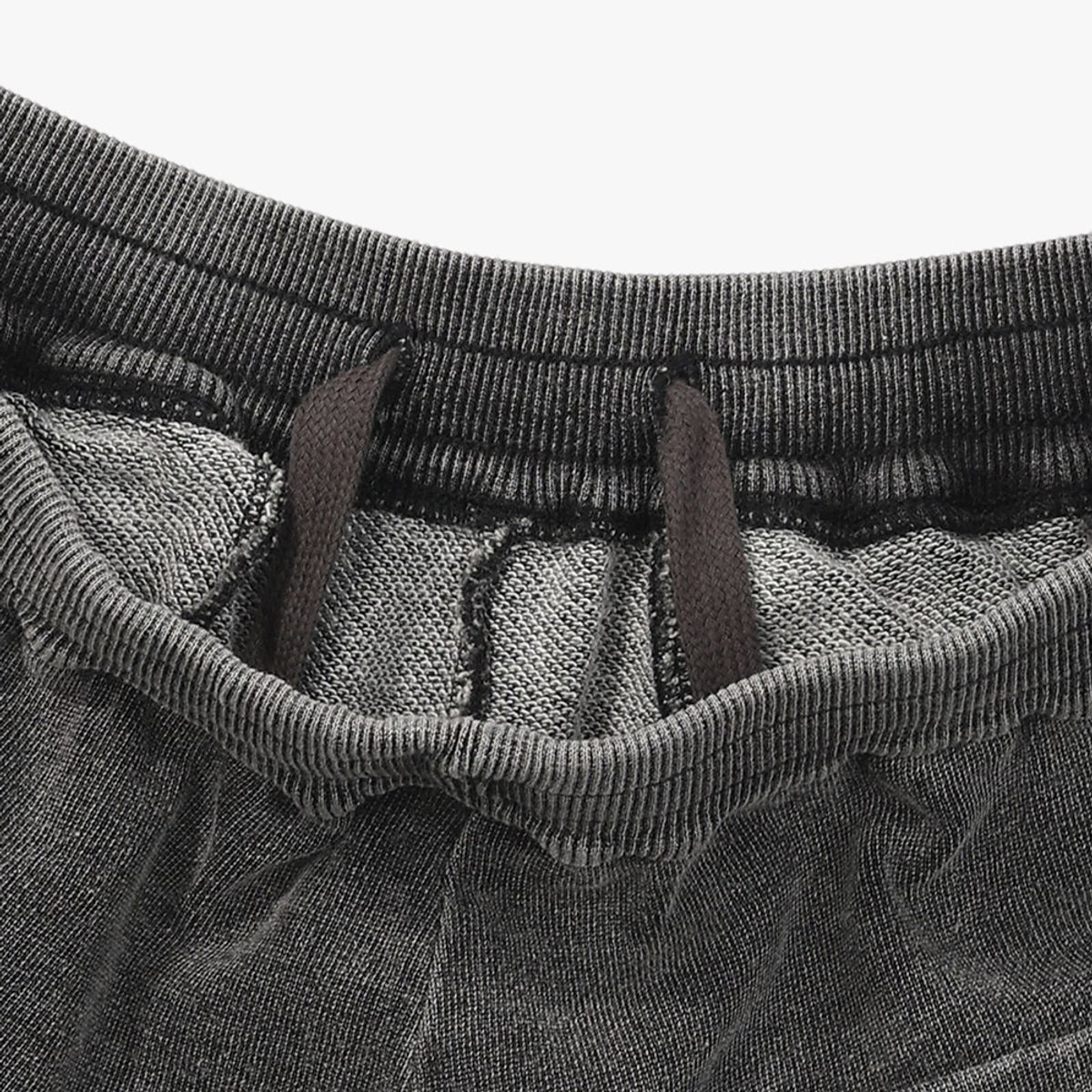 디아도라(diadora) 스프레이 워싱 데님 스웻팬츠 BLACK