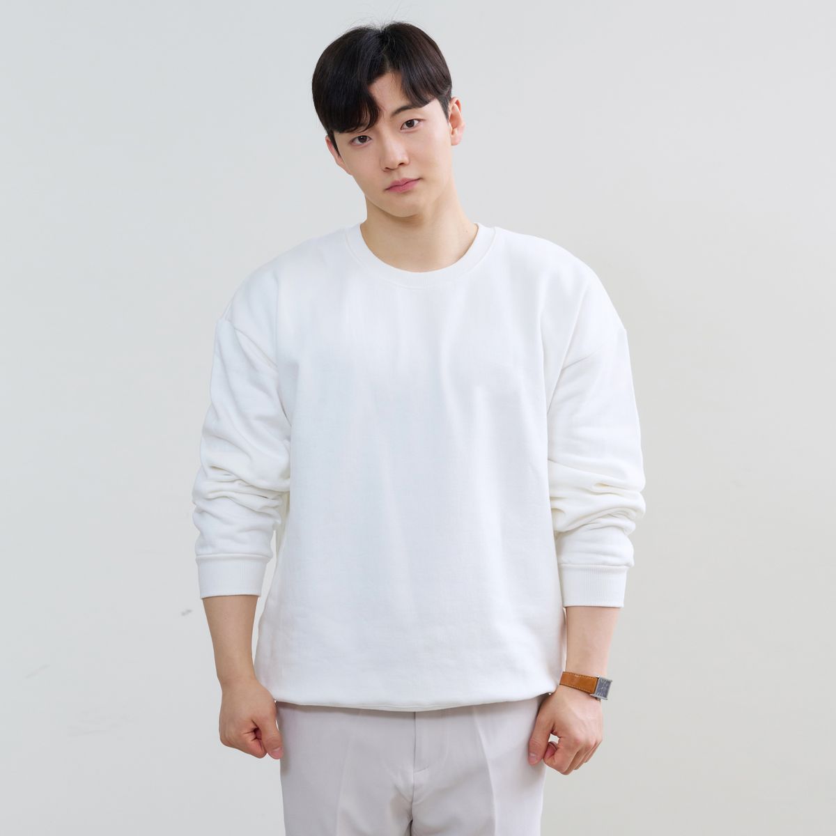 핵쿨남(HECKCOOLNAM) 어깨넓어보이는 남자 오버핏 기모 무지 맨투맨 머슬핏 긴팔 티셔츠
