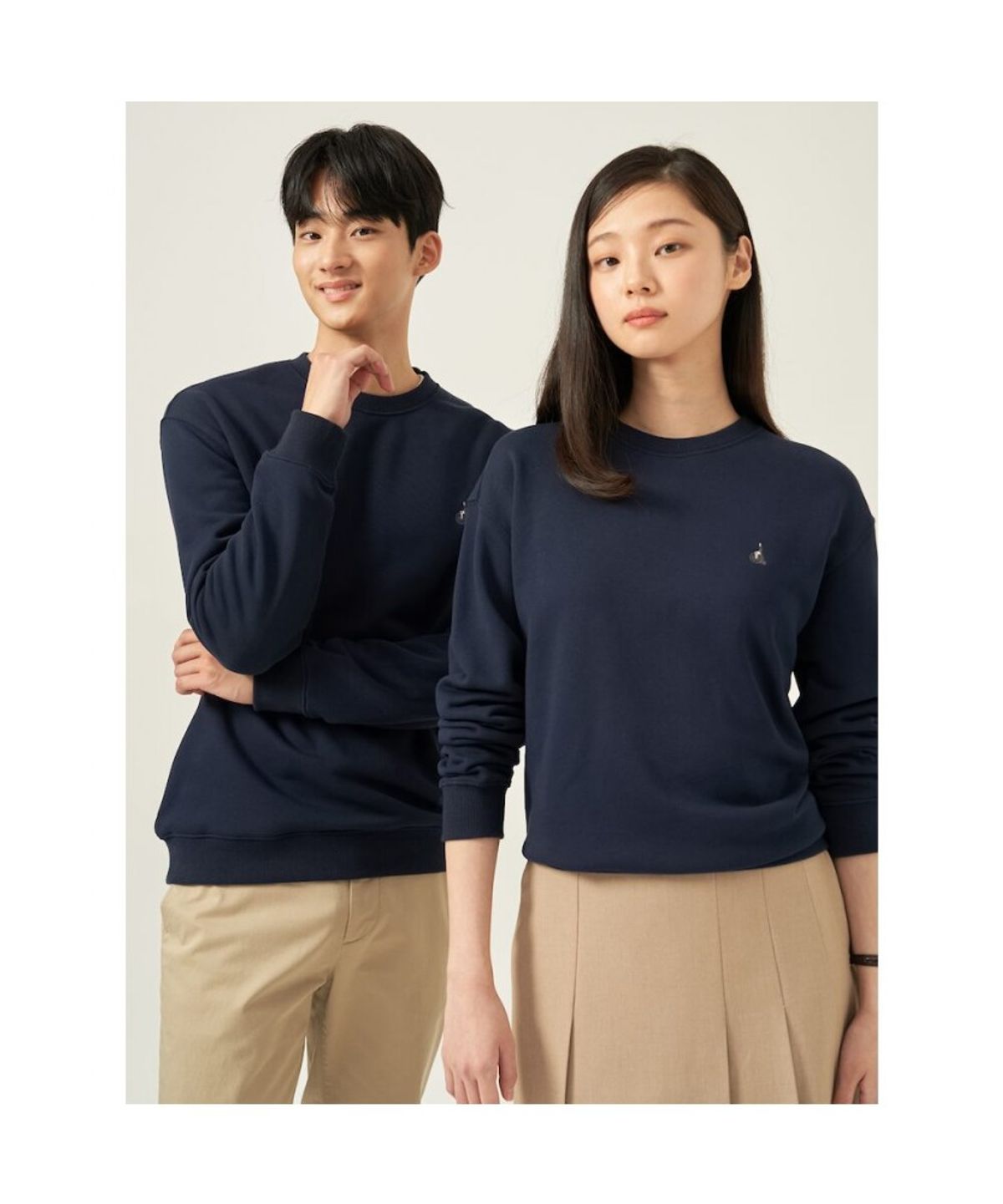 빈폴 멘(BEANPOLE MEN) [Essential] 남녀공용 로고 자수 스웨트 셔츠  네이비