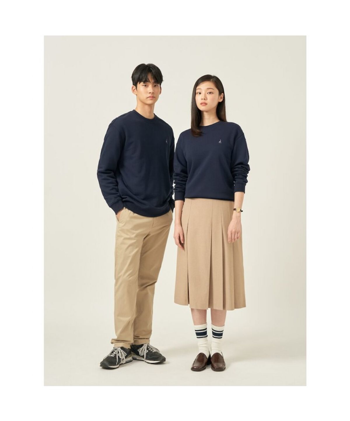 빈폴 멘(BEANPOLE MEN) [Essential] 남녀공용 로고 자수 스웨트 셔츠  네이비