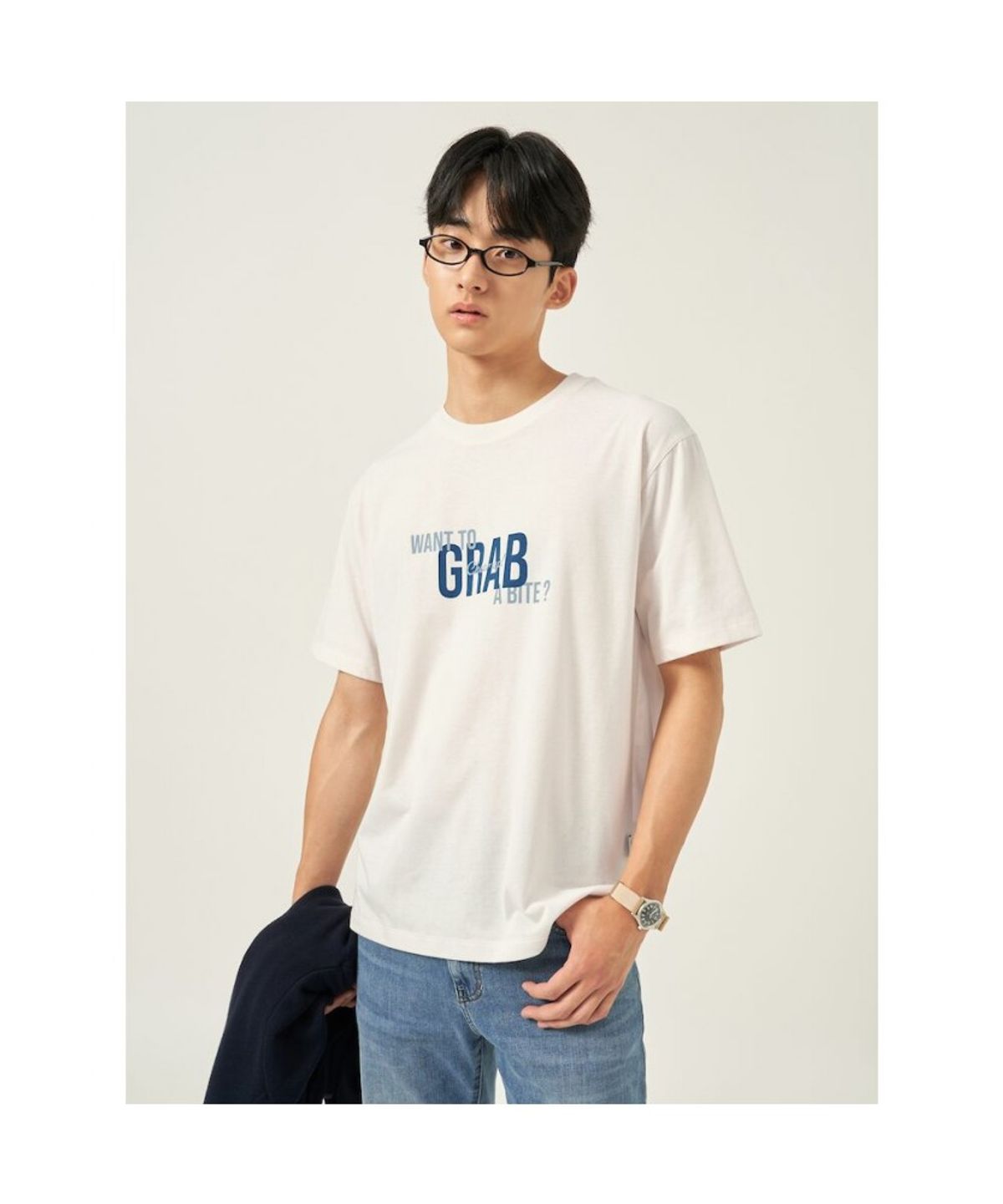 빈폴 멘(BEANPOLE MEN) 남녀공용 GRAB 그래픽 라운드넥 티셔츠  아이보리