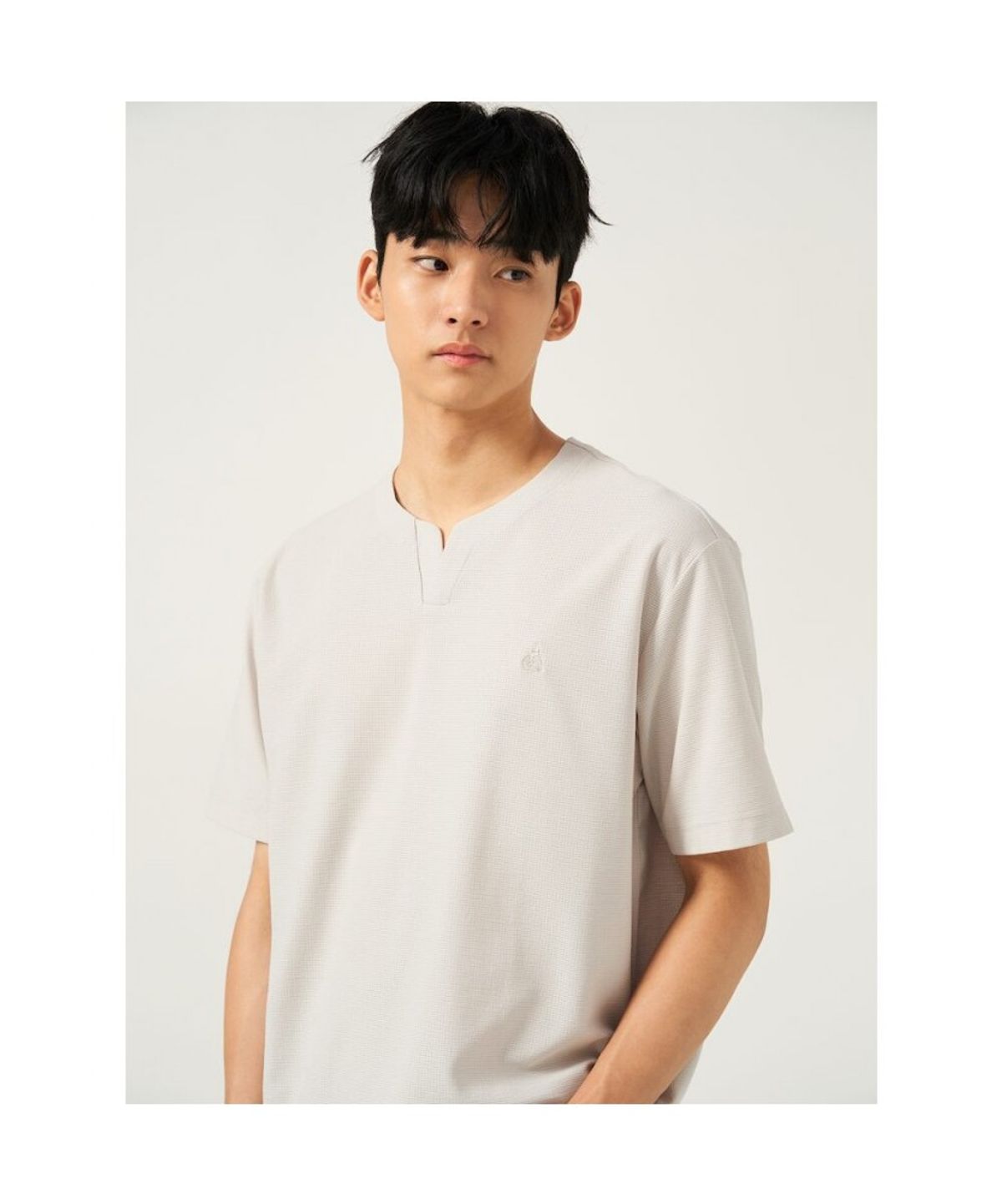 빈폴 멘(BEANPOLE MEN) 메쉬 슬릿넥 반소매 티셔츠  아이보리
