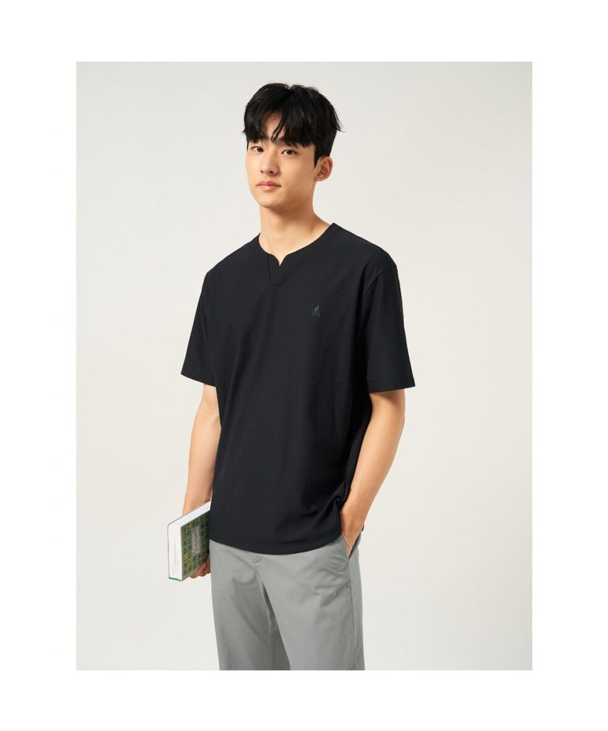 빈폴 멘(BEANPOLE MEN) 메쉬 슬릿넥 반소매 티셔츠  블랙