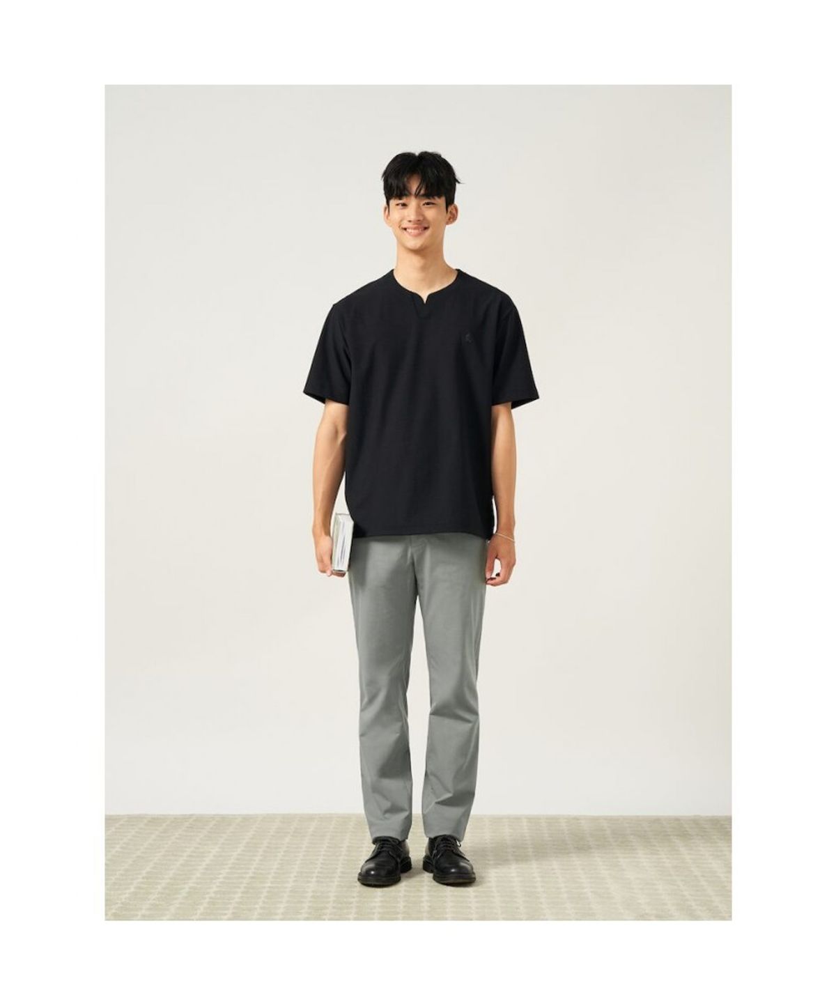 빈폴 멘(BEANPOLE MEN) 메쉬 슬릿넥 반소매 티셔츠  블랙