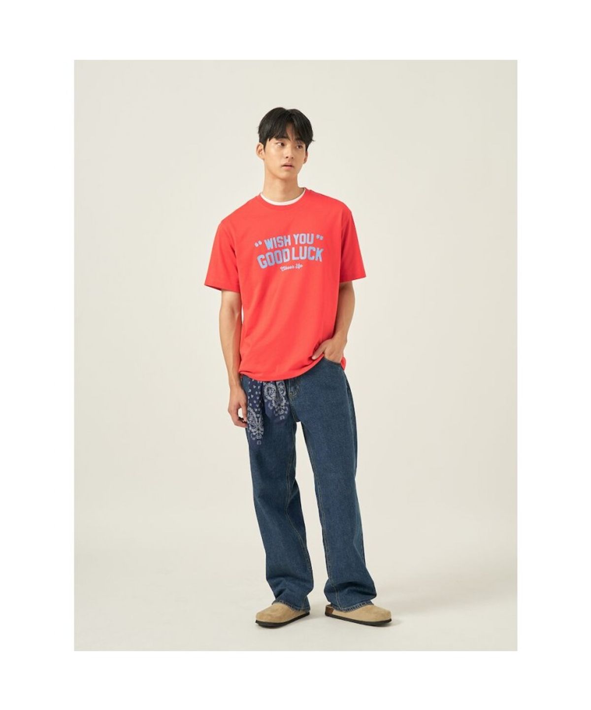 빈폴 멘(BEANPOLE MEN) 남녀공용 GOOD LUCK 그래픽 라운드넥 티셔츠  레드