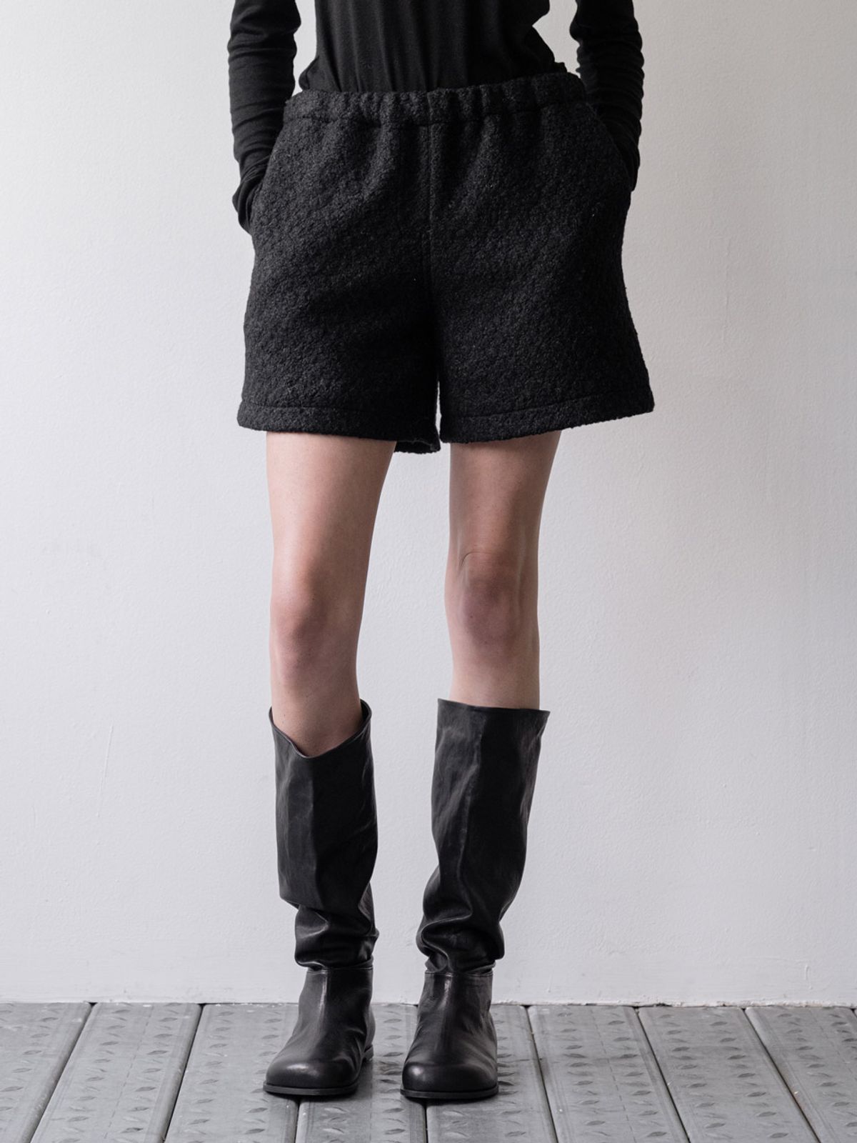 클루니(CLUNY) Boucle wool short pants - black