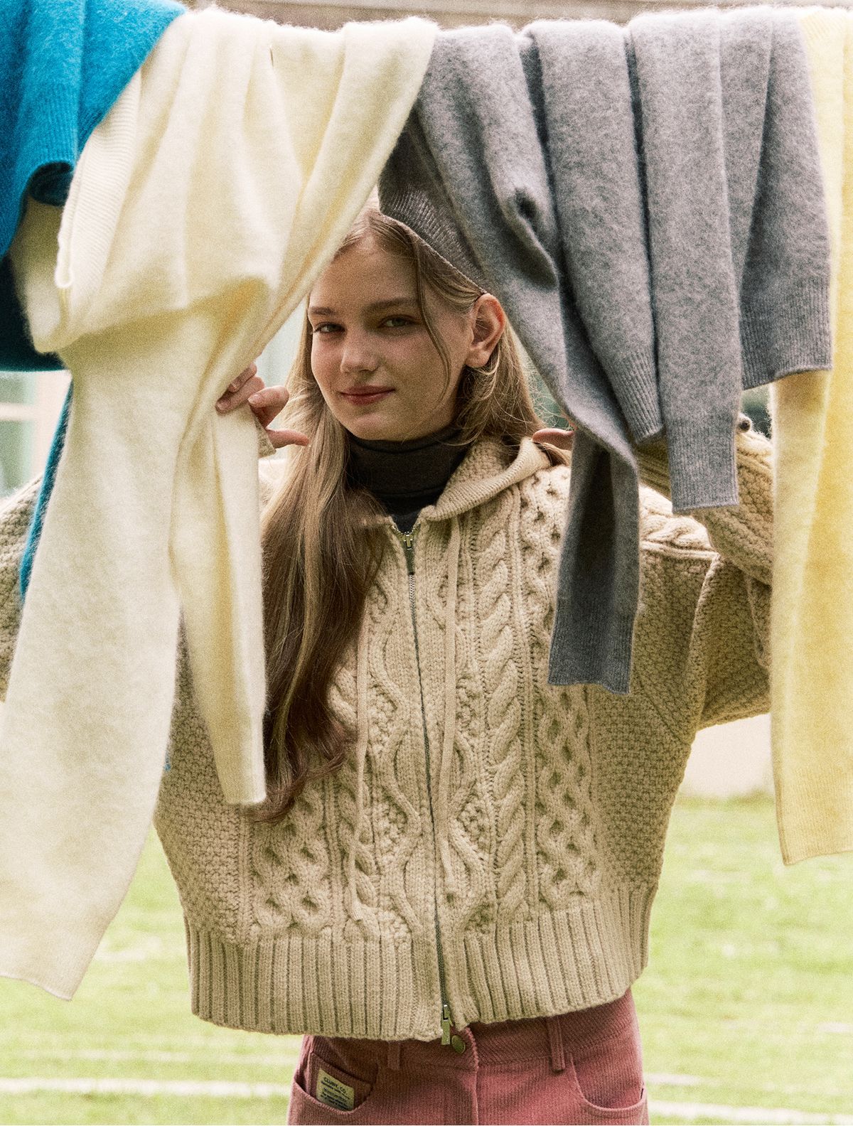클루니(CLUNY) Cable two way knit zipup cardigan - beige