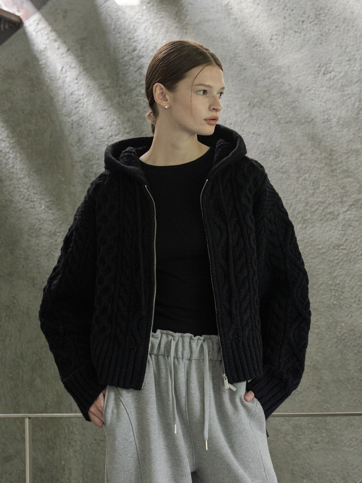 클루니(CLUNY) Cable two way knit zipup cardigan - beige