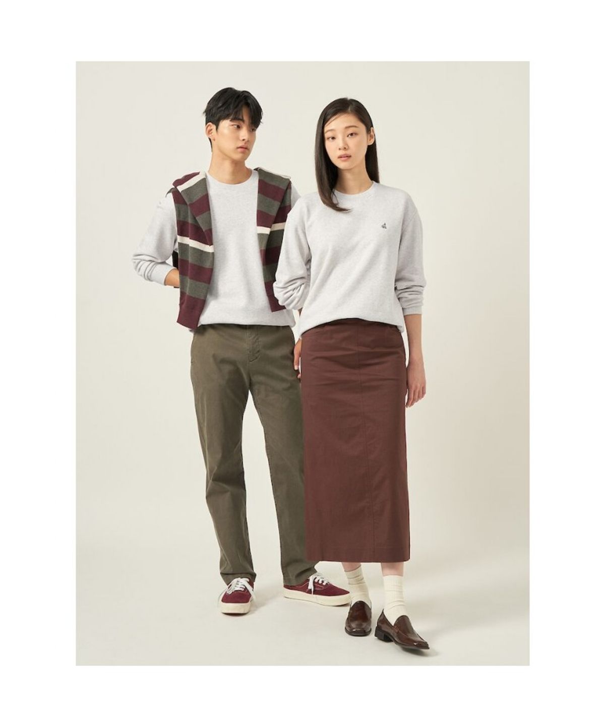 빈폴 멘(BEANPOLE MEN) [Essential] 남녀공용 로고 자수 스웨트 셔츠  아이보리