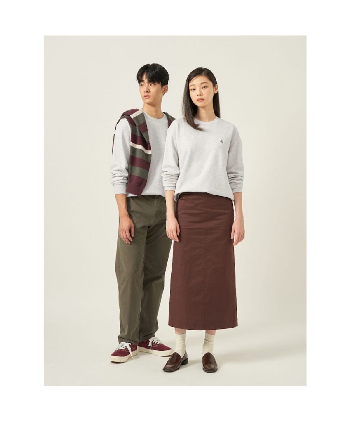 빈폴 멘(BEANPOLE MEN) [Essential] 남녀공용 로고 자수 스웨트 셔츠  아이보리