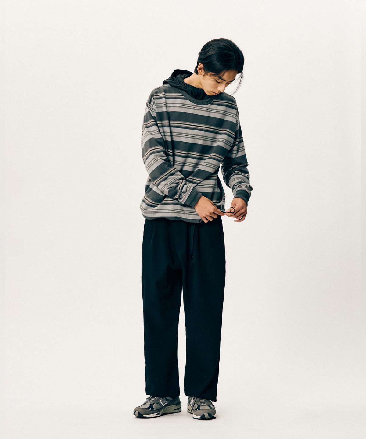 에스피오나지(ESPIONAGE) Lightweight Border Sweatshirt Grey
