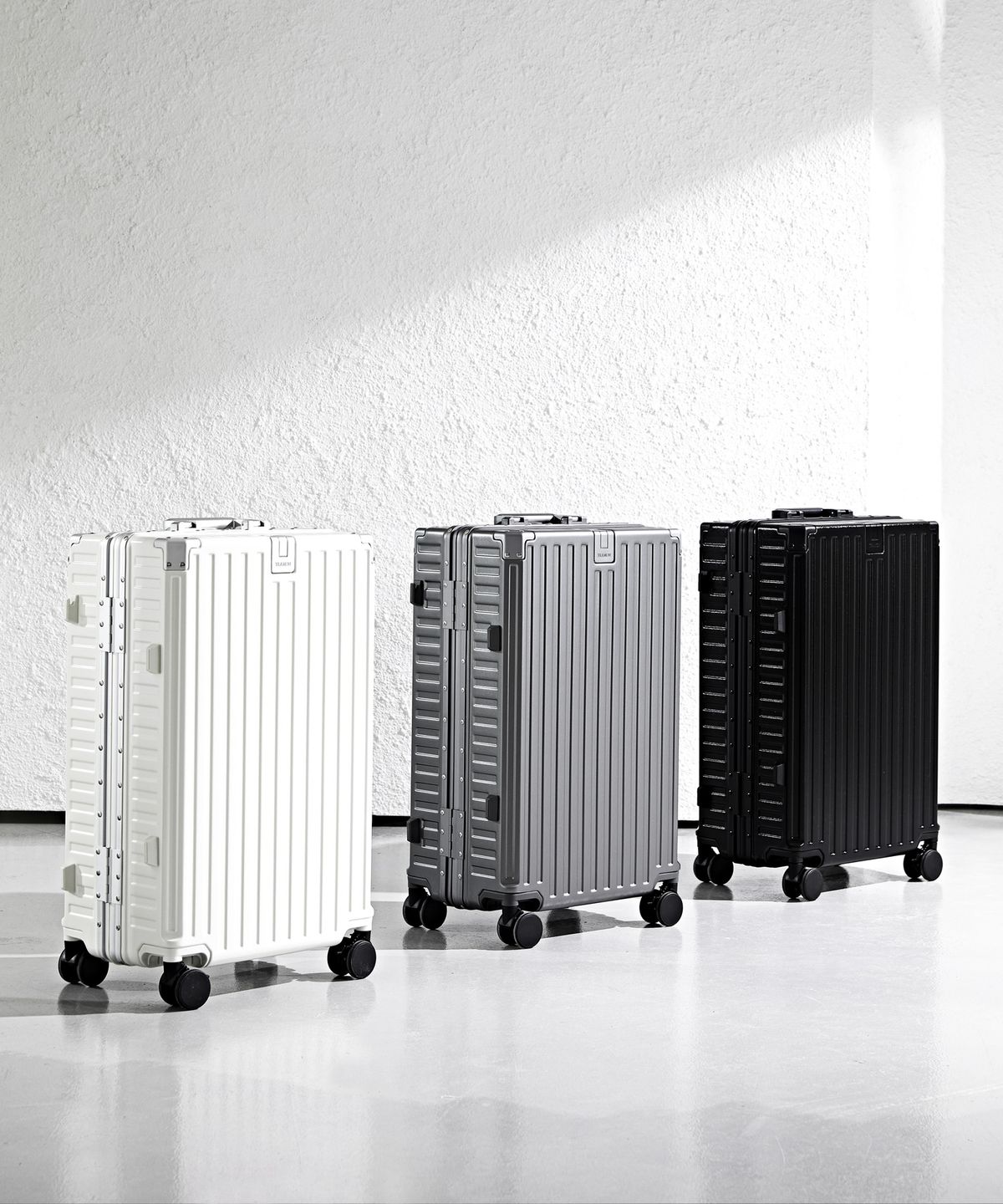 트라몬(TRAMON) 데카 캐리어 24인치 화이트