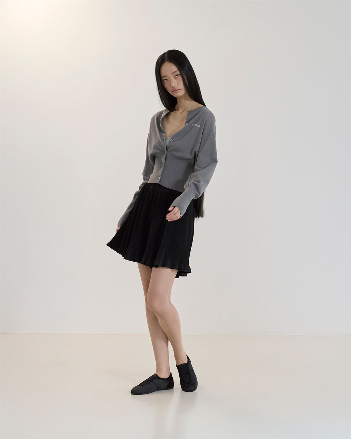 커렌트(CURRENT) PLEATS TUCK HALF PANTS(BLACK)