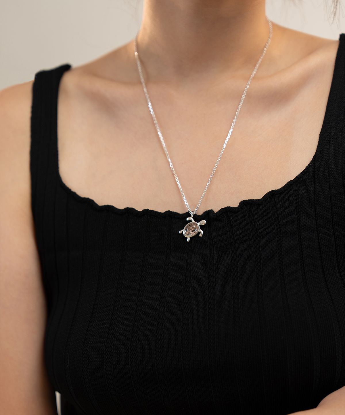볼디에르(BOLDIERE) Swimming turtle necklace_  N24