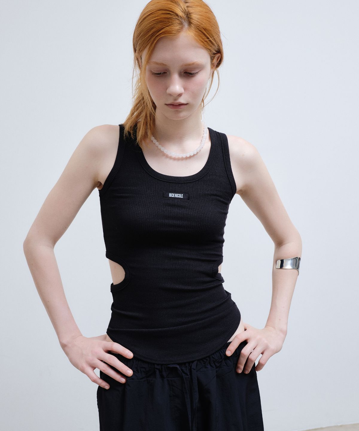 닉앤니콜(NICK&NICOLE) OPENING SLEEVELESS TOP_BLACK