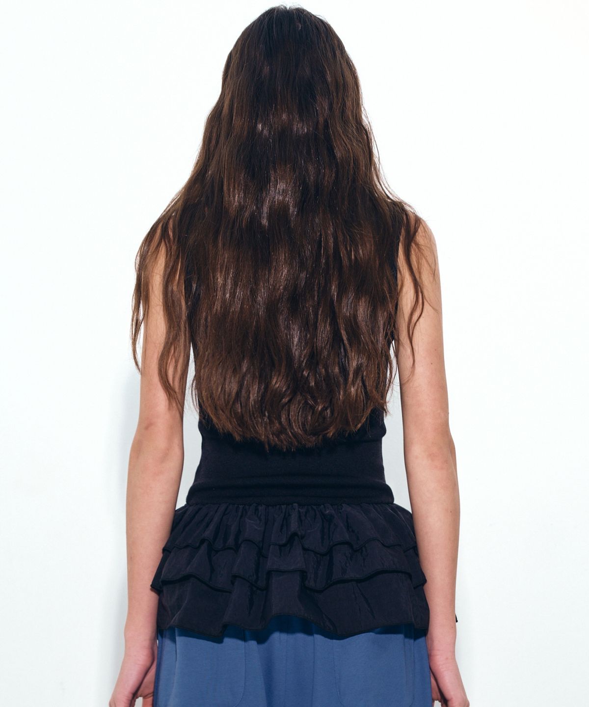 닉앤니콜(NICK&NICOLE) NICOLE MULTI FRILL SLEEVELESS TOP_BLACK