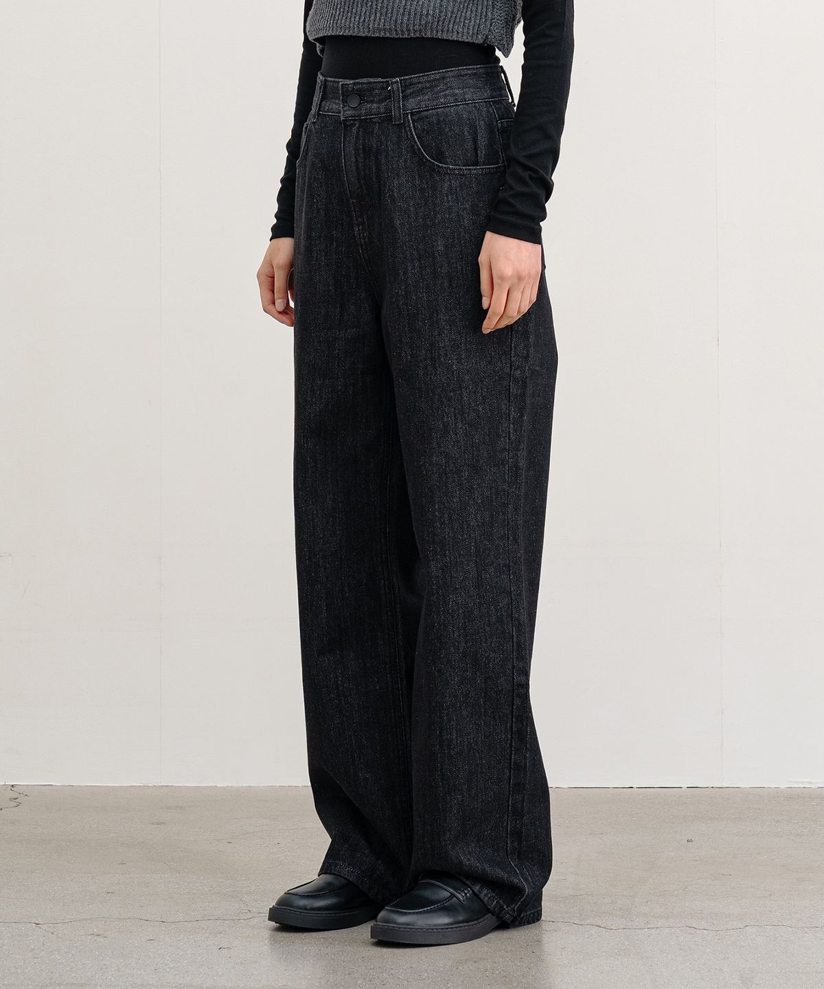 클루니(CLUNY) Classic Wide Black Denim Pants - Black