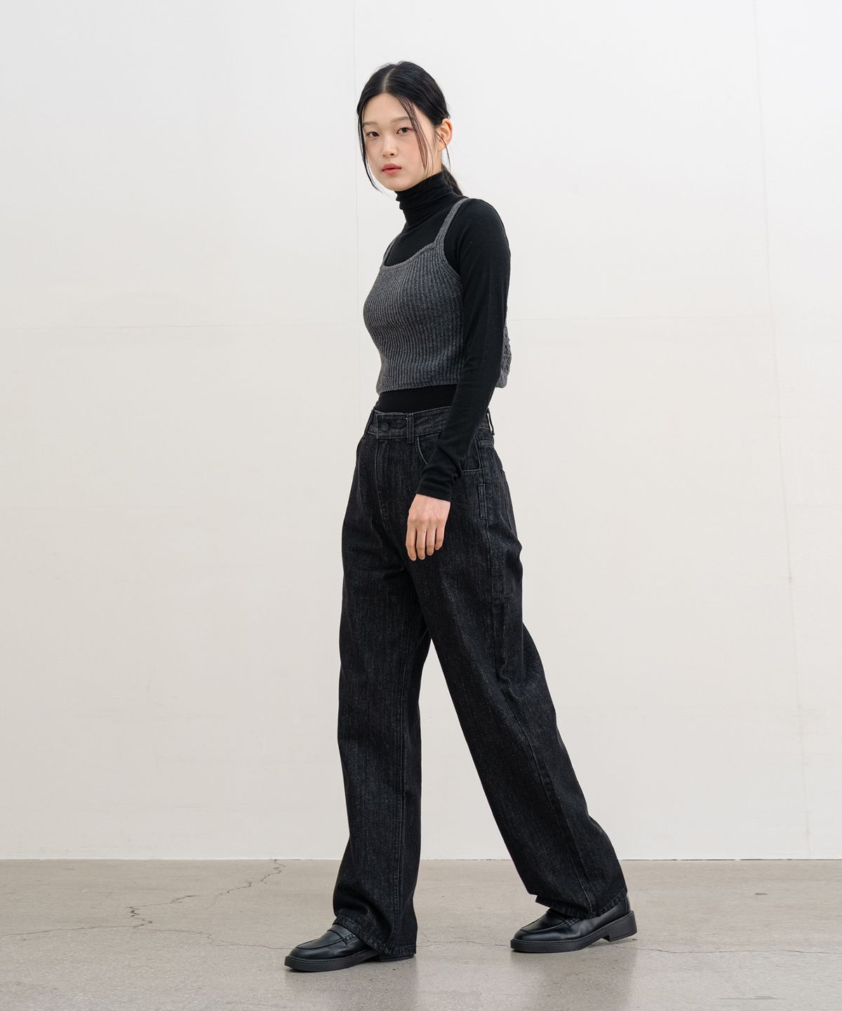 클루니(CLUNY) Classic Wide Black Denim Pants - Black