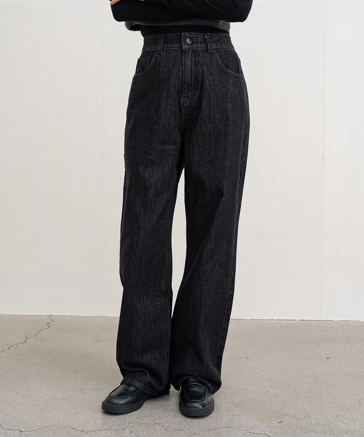 클루니(CLUNY) Classic Wide Black Denim Pants - Black