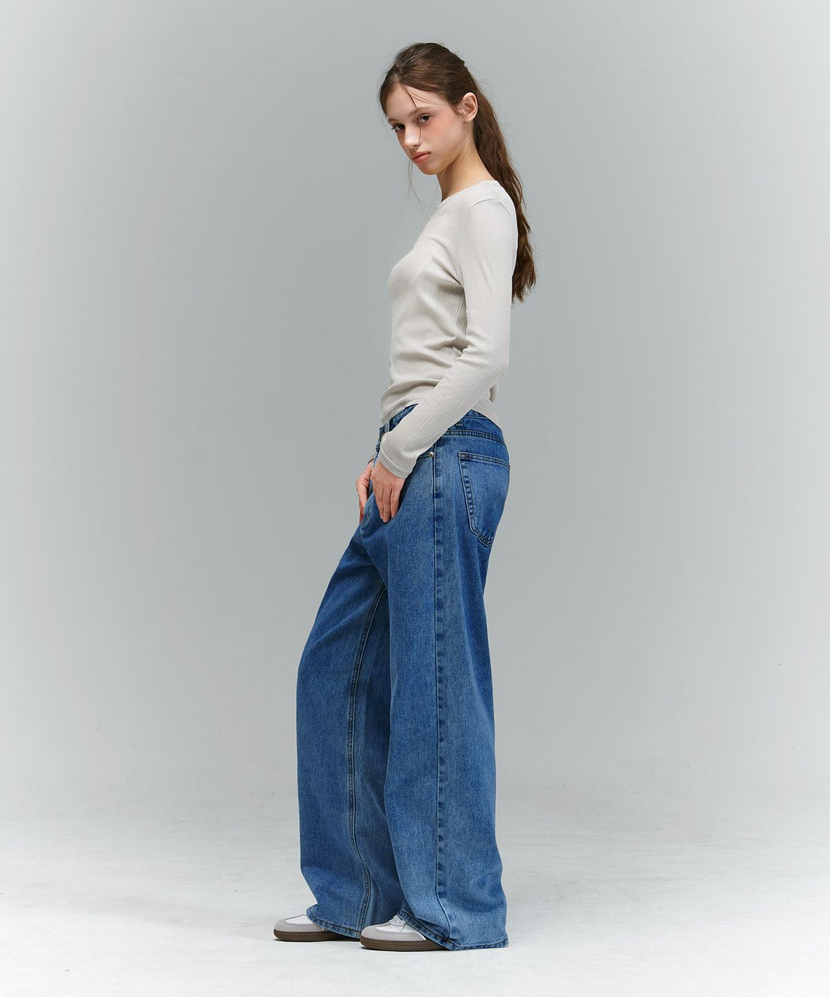 랜덤오프(RANDOMOFF) SLIP SHEER WAVE LONGSLEEVE [WHITE]