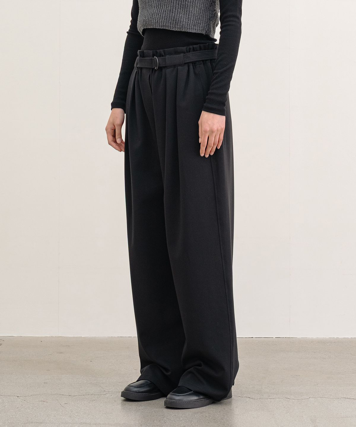 클루니(CLUNY) Pintuck Belted Wide Pants - Black