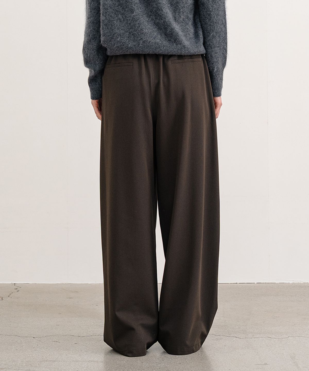 클루니(CLUNY) Pintuck Belted Wide Pants - Brown