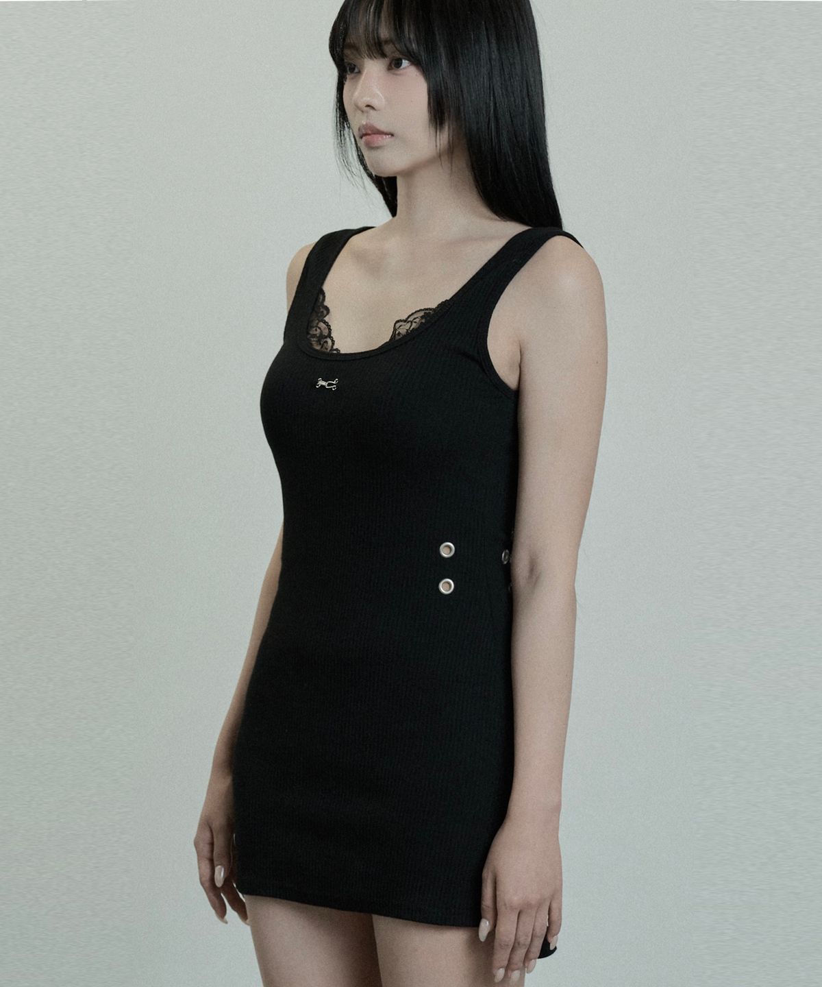 에트오소메(ETRE AU SOMMET) Eyelet Lace One-piece (Black)