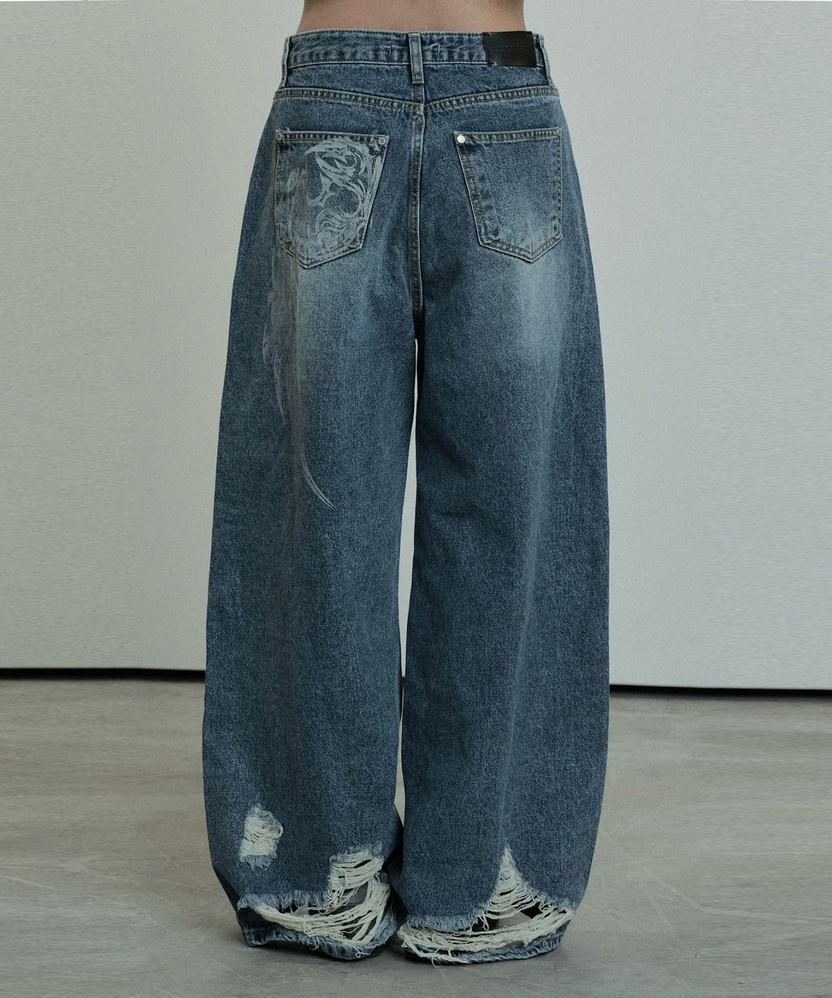 에트오소메(ETRE AU SOMMET) Hem Damage Keyring Wide Denim Pants (Blue)