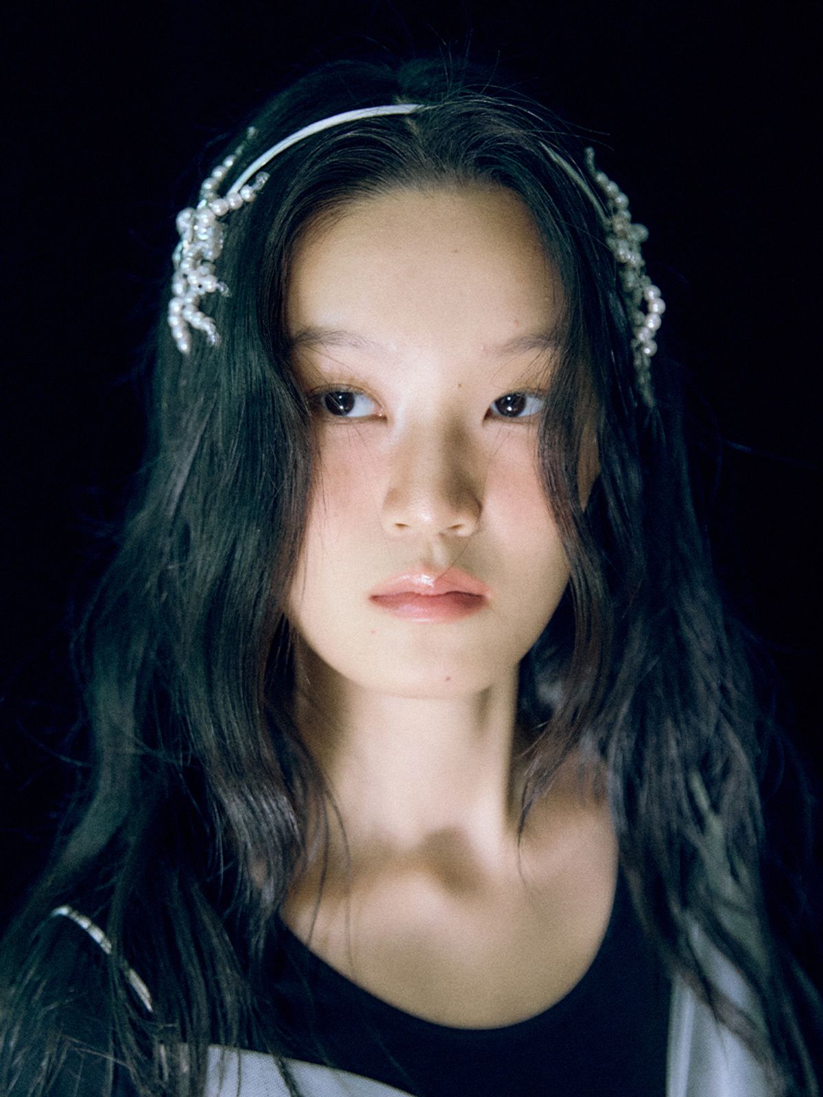 러뷰이(LOVUEE) 타란튤라 헤어밴드 화이트