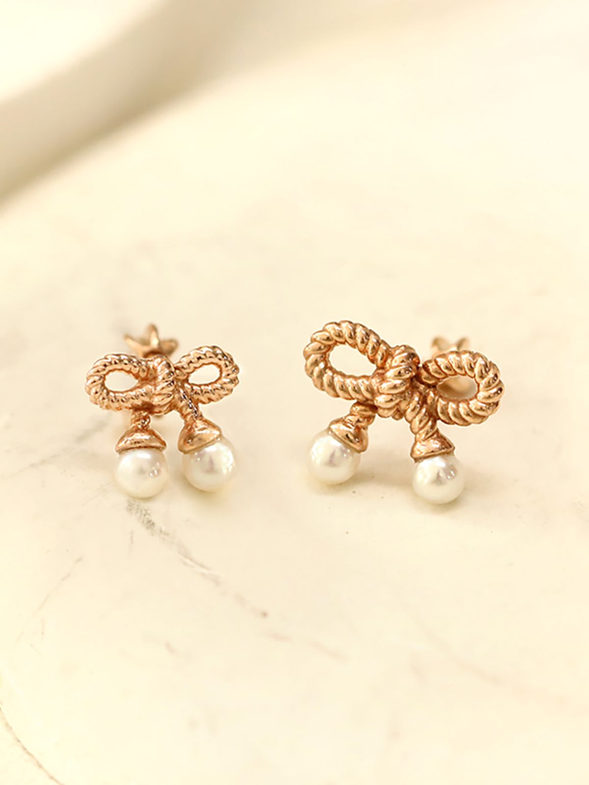 미니멀피어싱(MINIMALPIERCING) 14K 엔티크 리본 담수 진주 피어싱