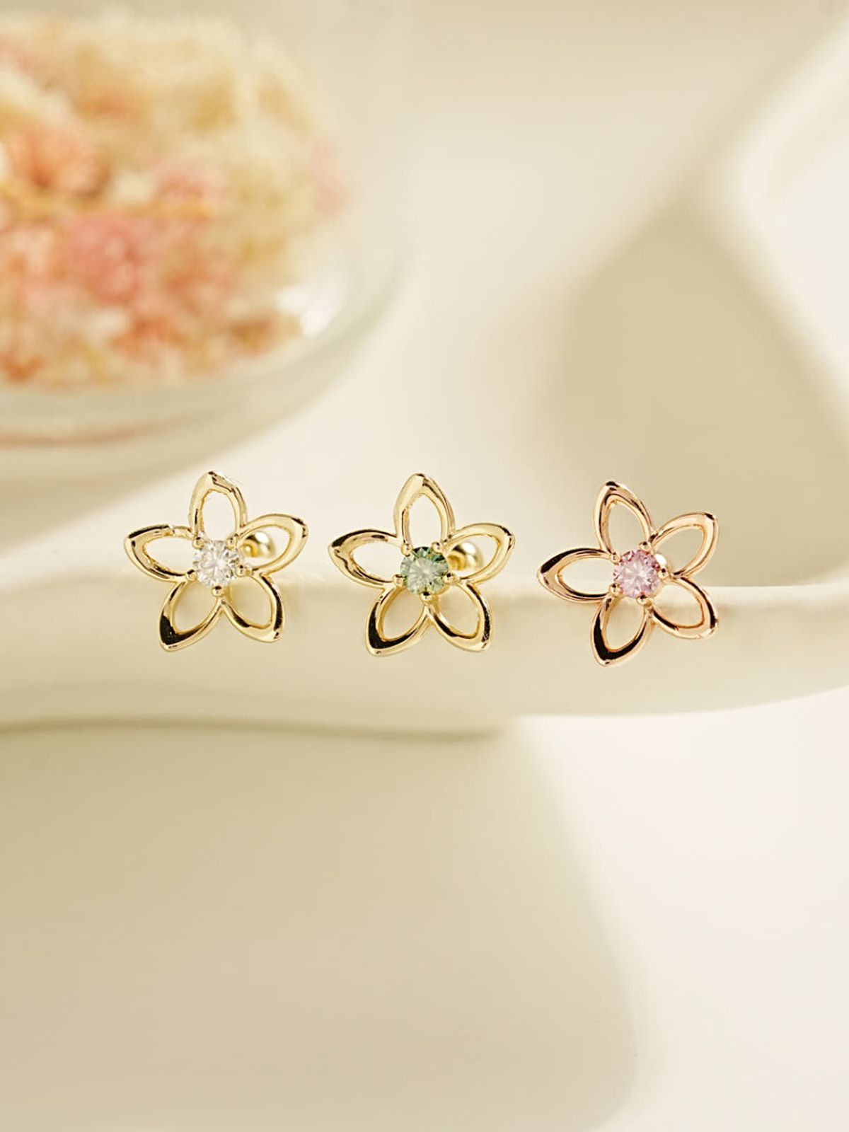 미니멀피어싱(MINIMALPIERCING) 14K 모이사나이트 다이아 올리비아 플라워 피어싱 귀걸이