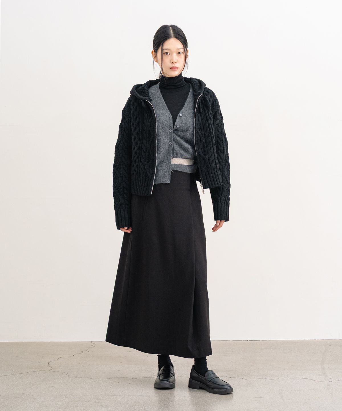 클루니(CLUNY) Belted Long Skirt - Black