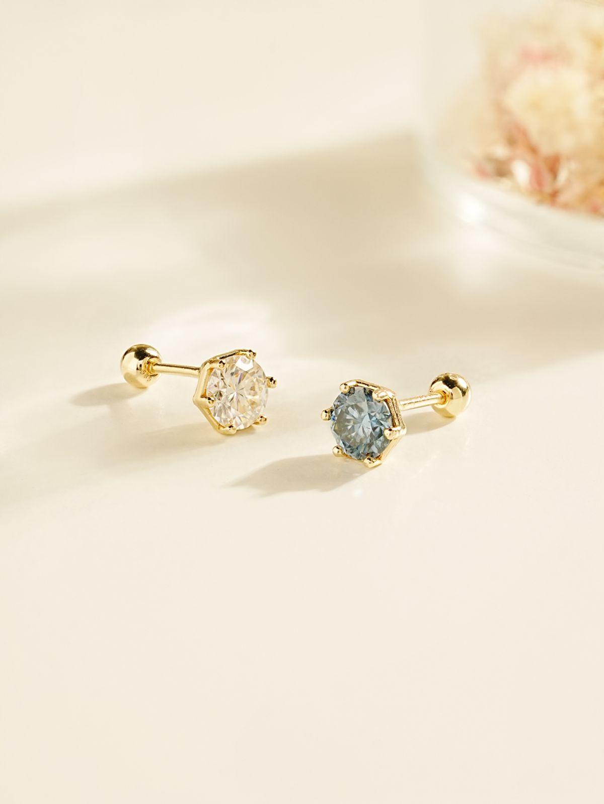 미니멀피어싱(MINIMALPIERCING) 14K 모이사나이트 다이아 웬디 헥사곤 피어싱 귀걸이 5부