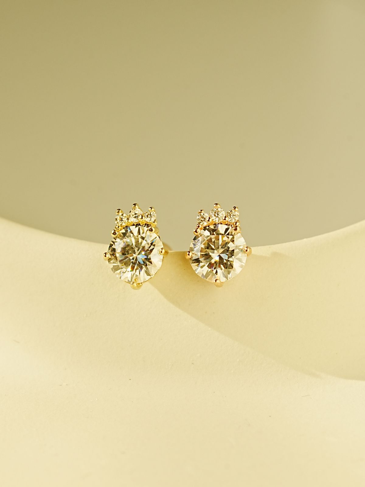 미니멀피어싱(MINIMALPIERCING) 14K 모이사나이트 다이아 로열 크라운 피어싱 귀걸이