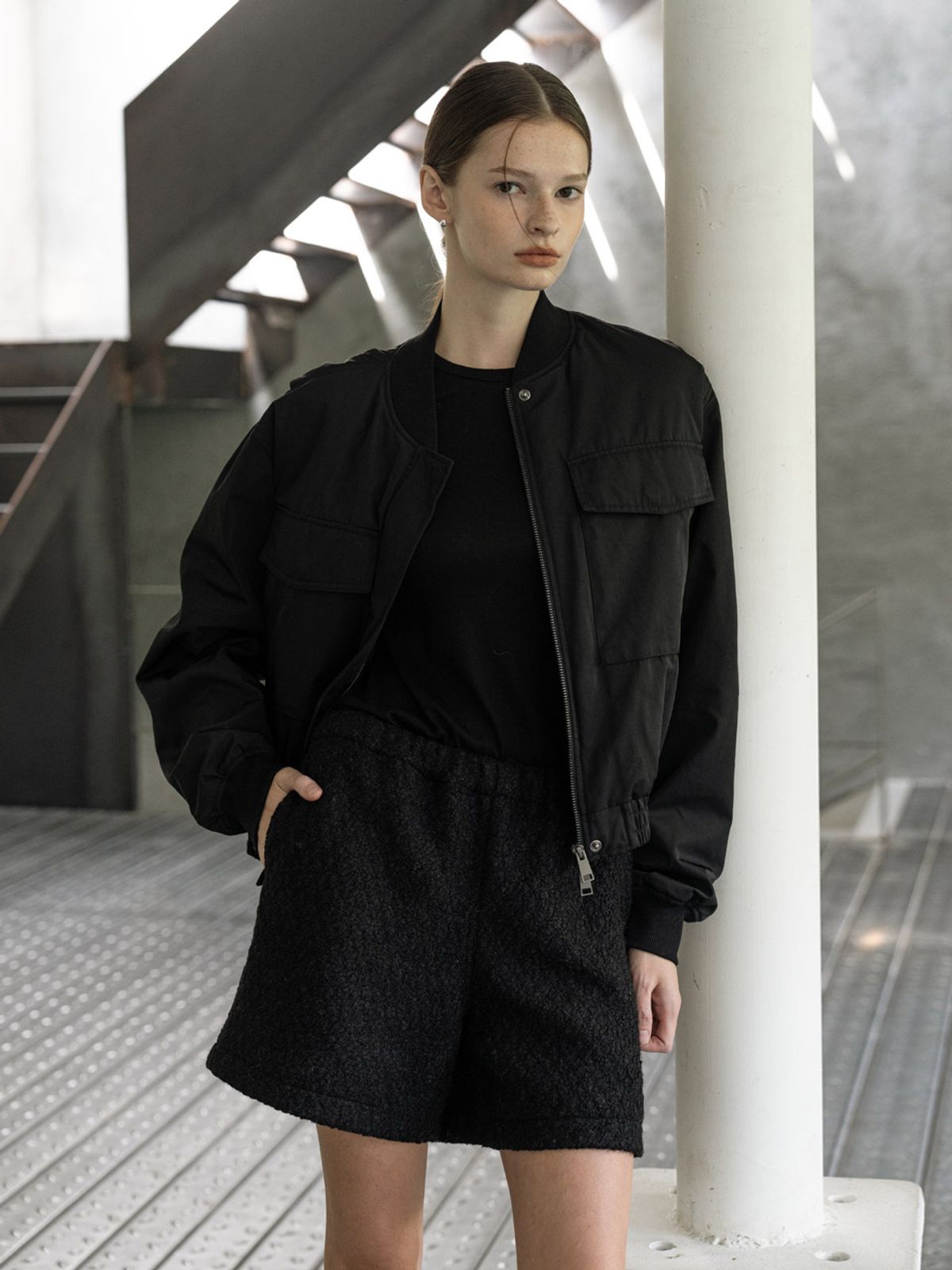 클루니(CLUNY) Crop bomber jacket - black