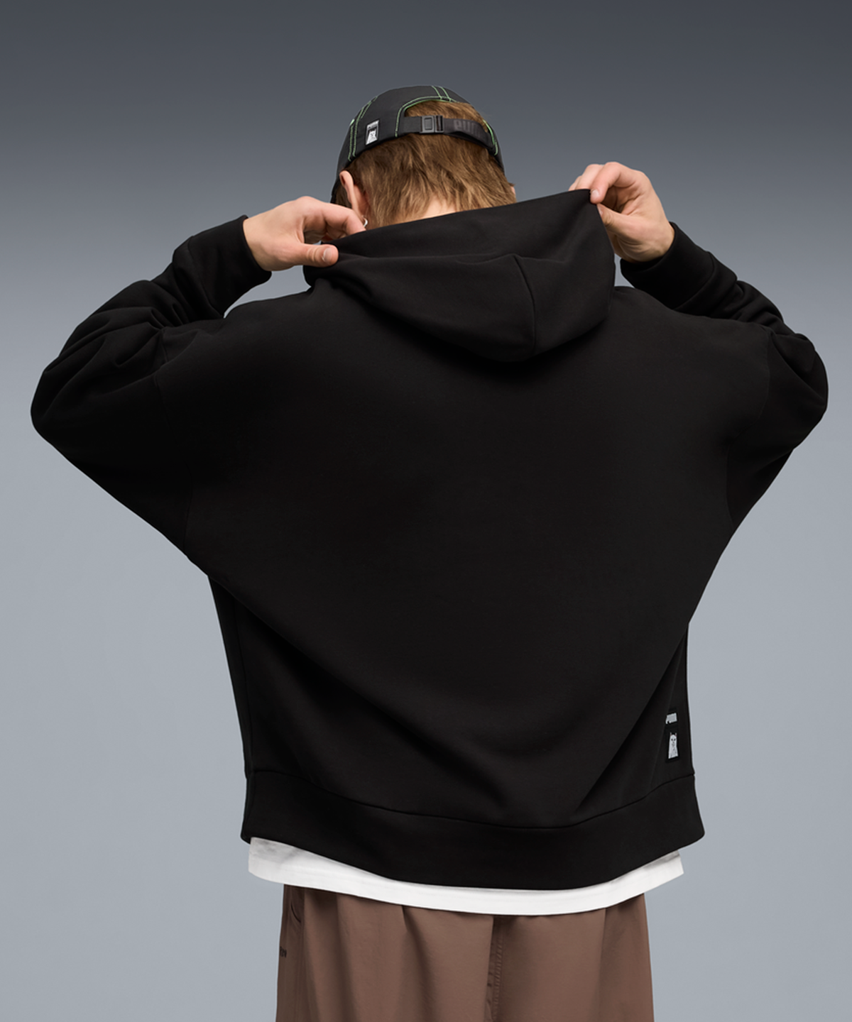 푸마(PUMA) 푸마 X 립앤딥 박시 그래픽 후디 TR - 블랙 / 632414-01