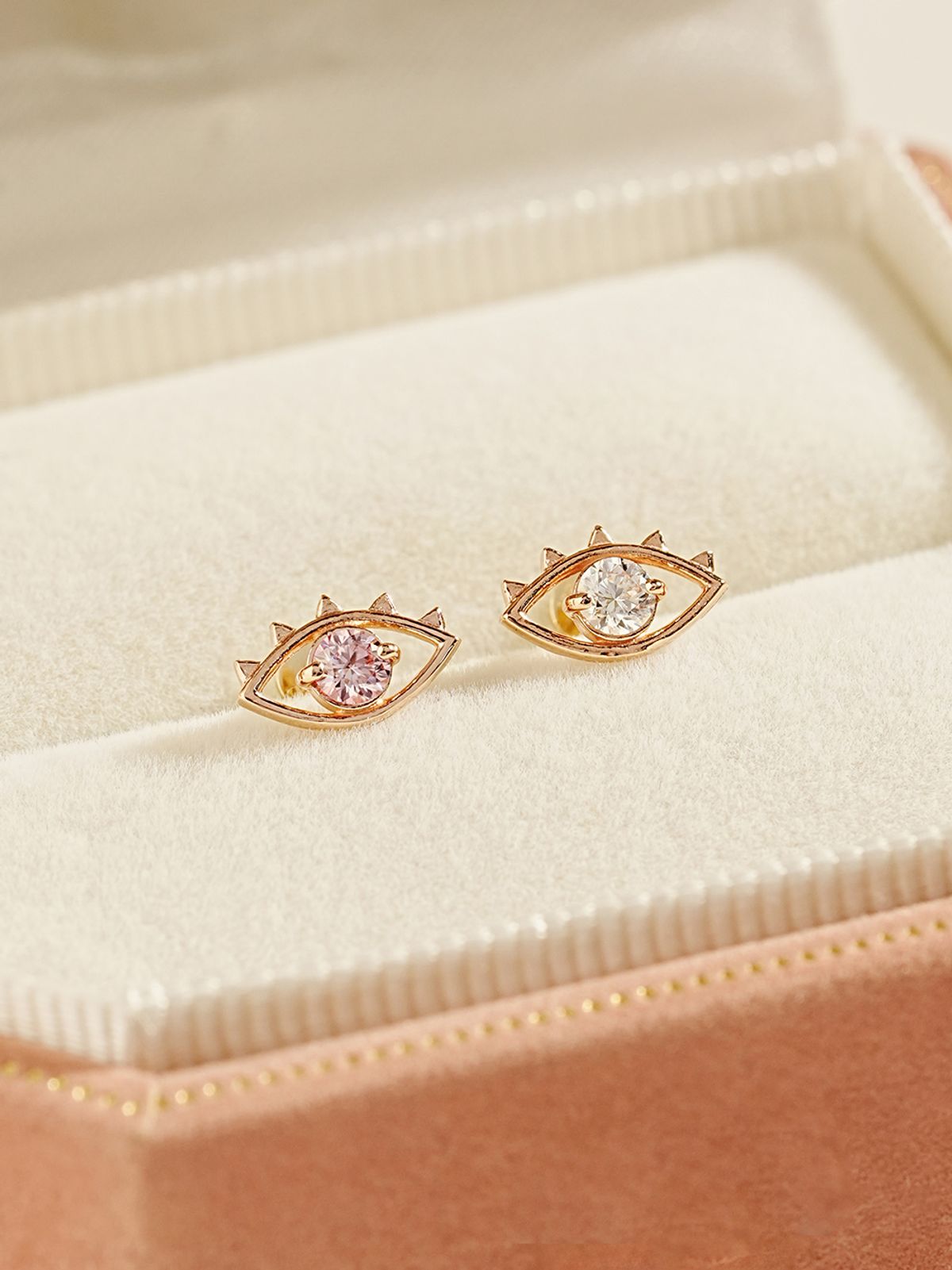 미니멀피어싱(MINIMALPIERCING) [0.8mm]14K 인터널 모이사나이트 다이아 이블아이 라블렛 피어싱 귀걸이