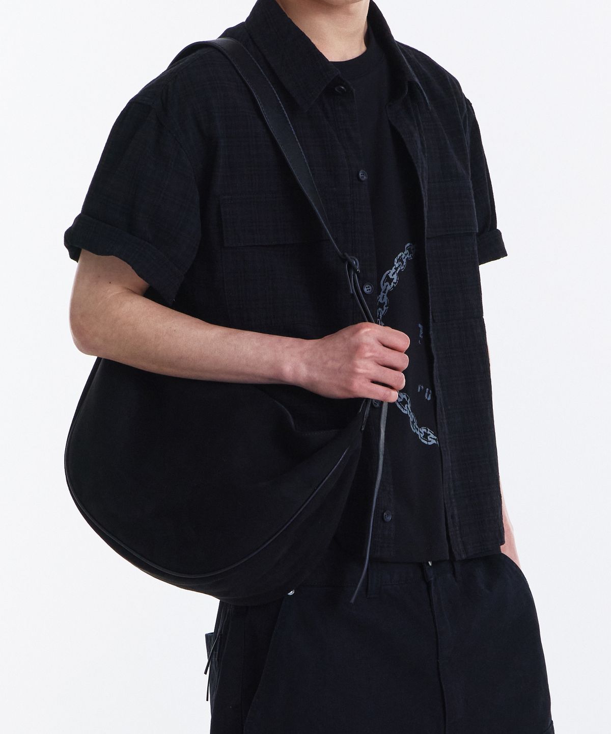 기철(KICHUL) ALL-DAY MIDDLE CROSS BAG (SUADE BLACK)