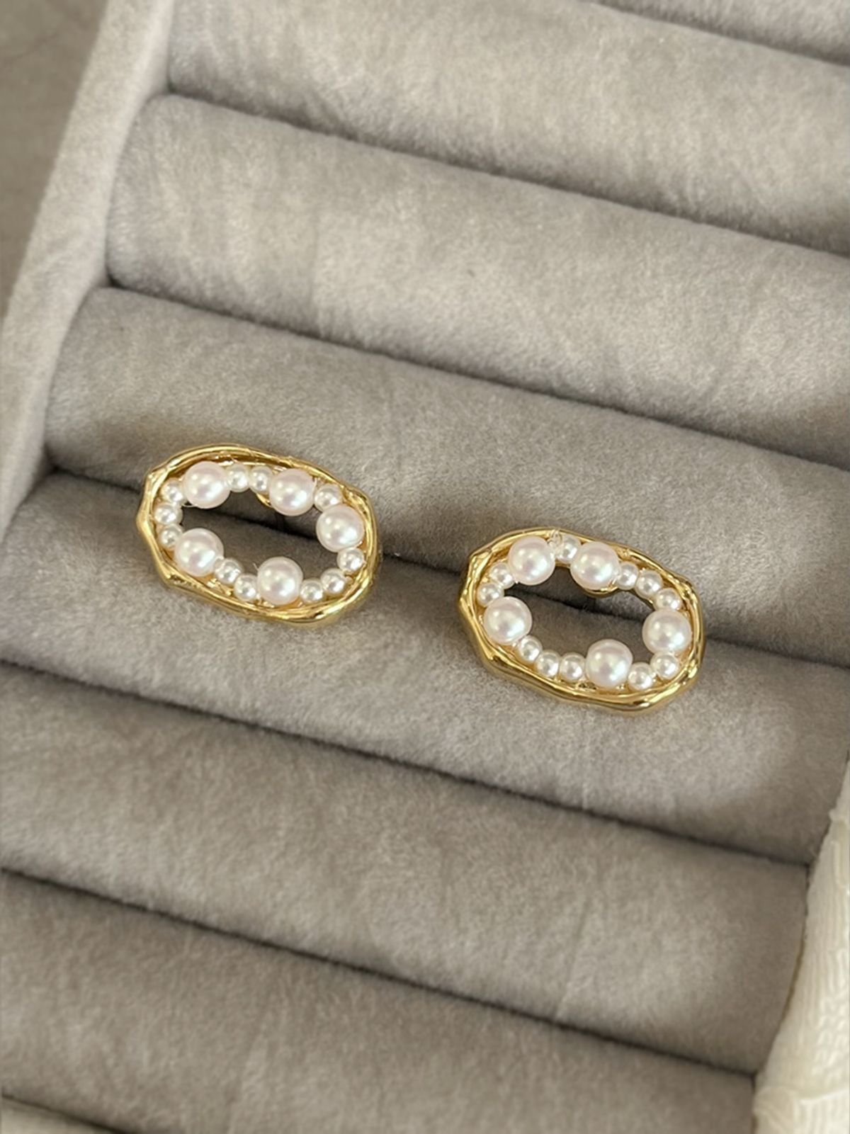 소수(SOSOO) Pearl Oval Gold Earrings