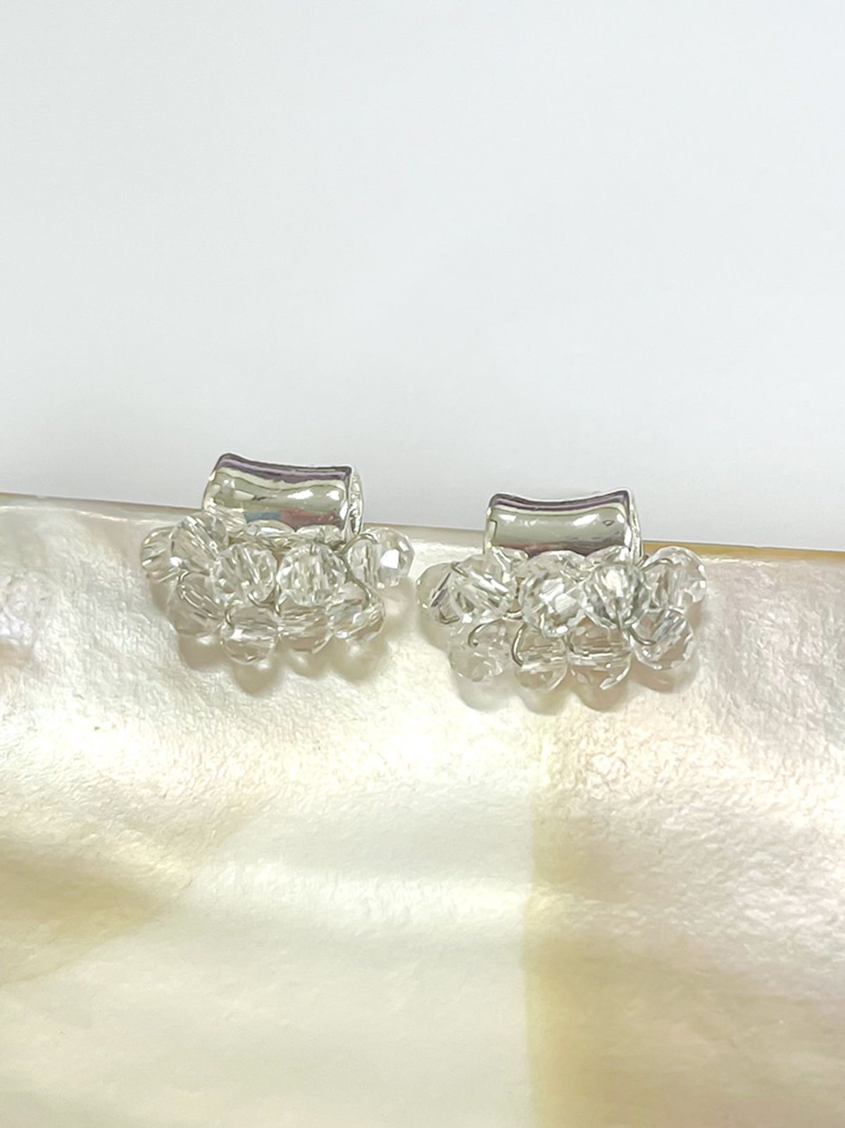 소수(SOSOO) Mini Crystal Grape Earrings