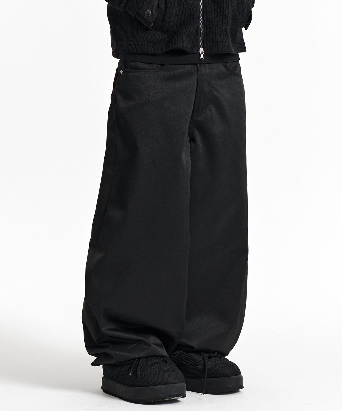 기철(KICHUL) Obsidian Coated Balloon Denim Pants (Black)