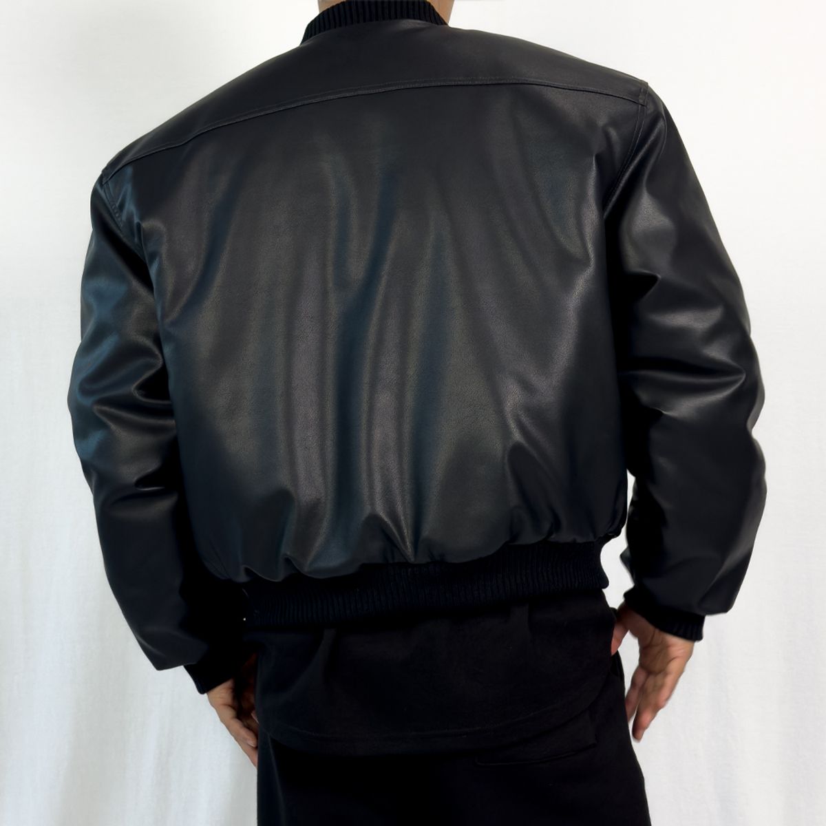 파시엔시아(PACIENCIA) 와이드 숄더 FAKE LEATHER 패딩 자켓